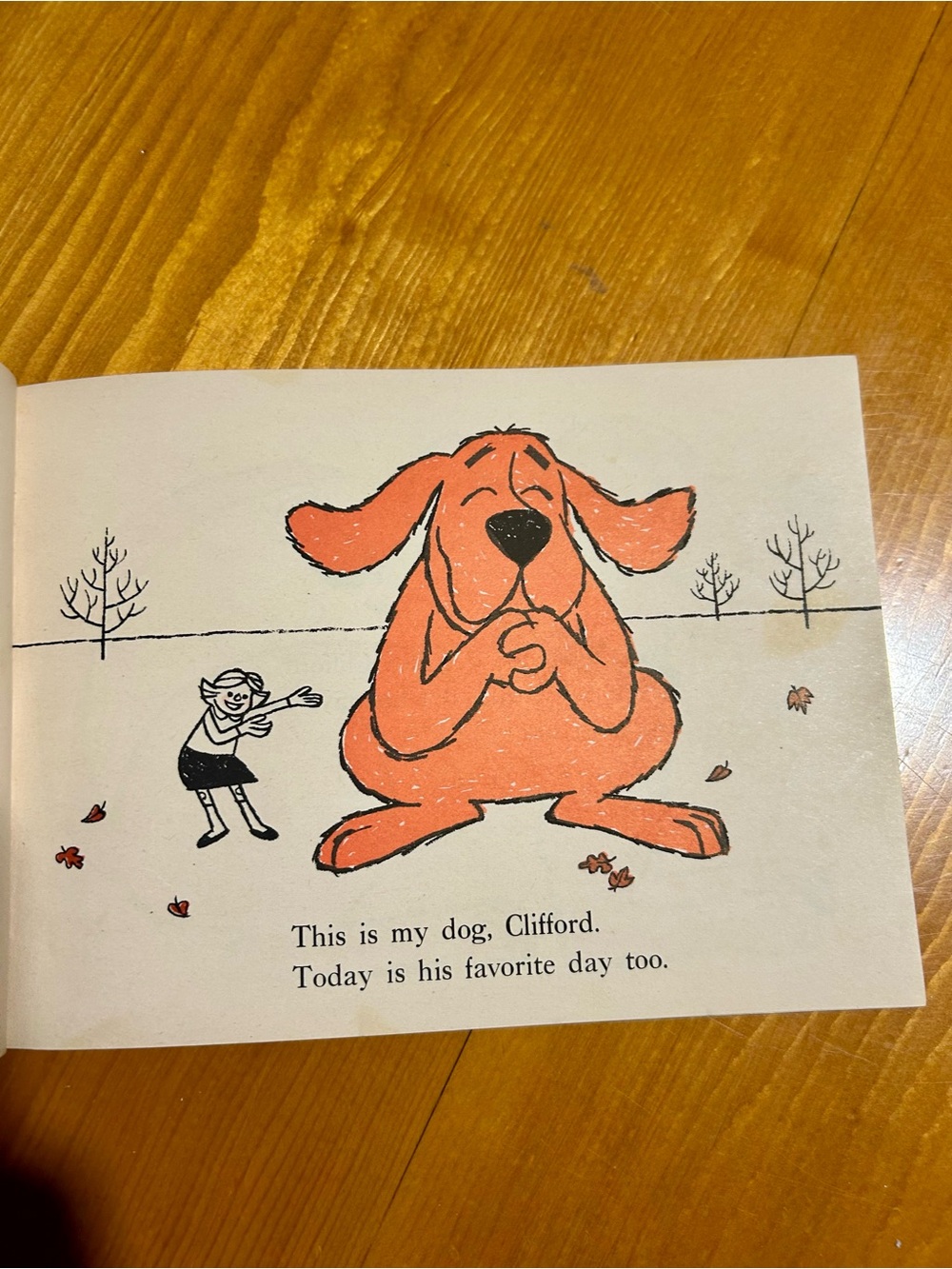 (3/$10) Vintage Clifford’s Halloween book - Picture 2 of 3
